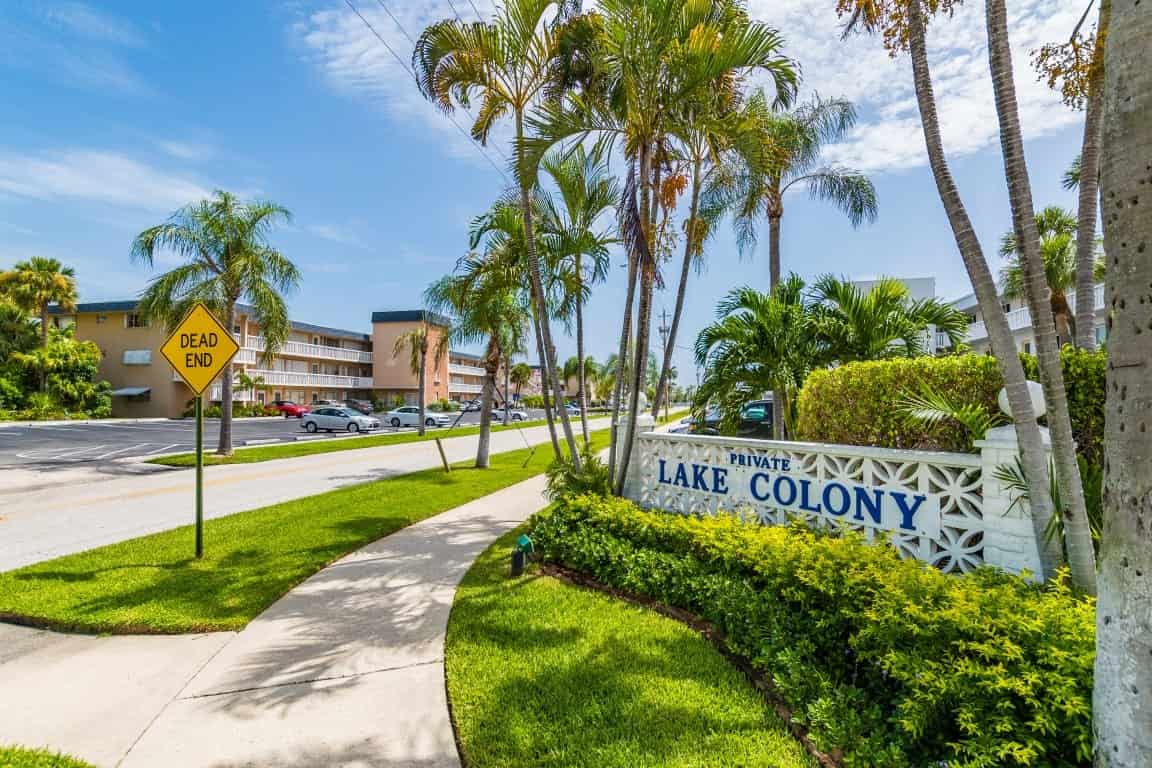 Lake-Colony-Condominiums
